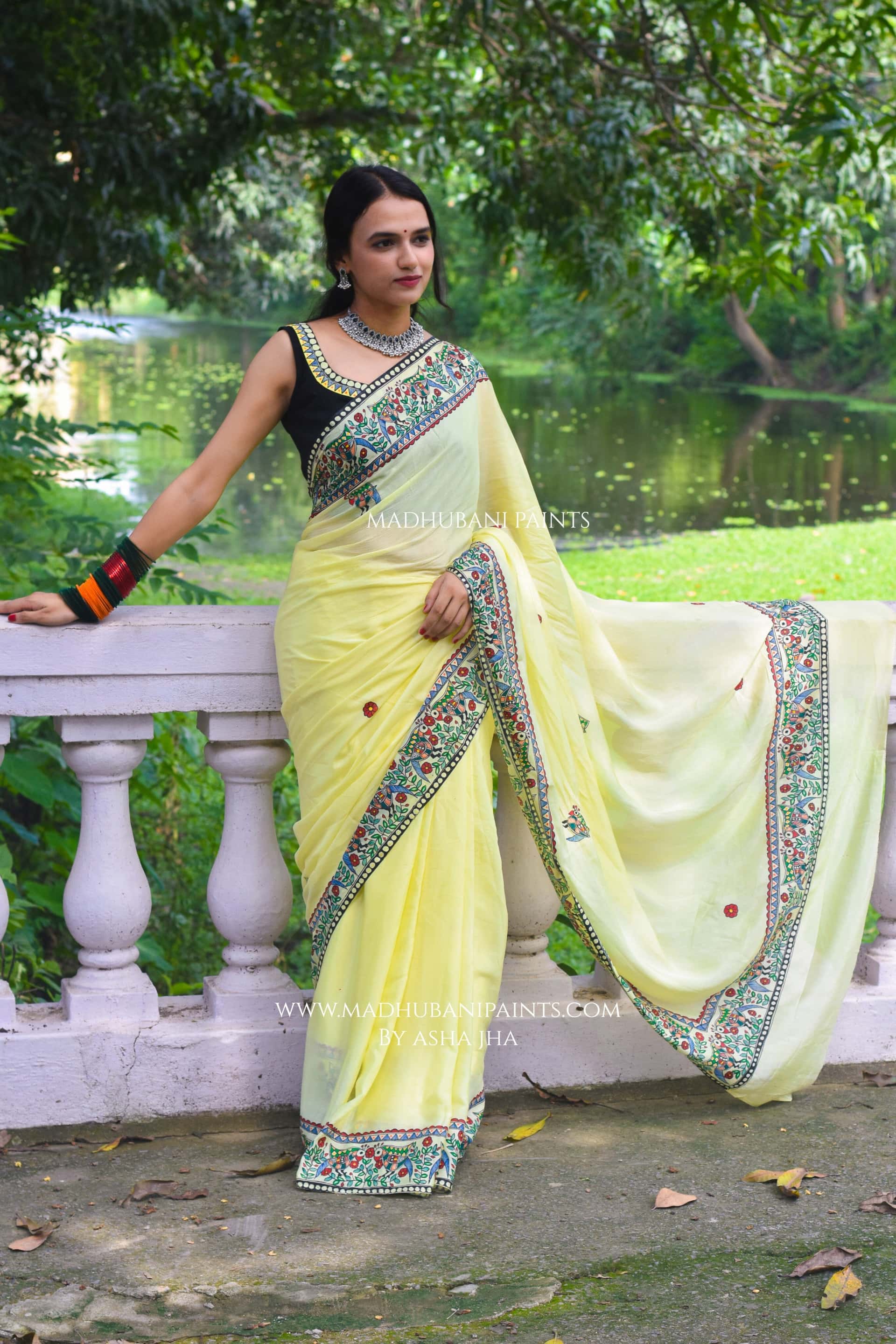 Sunehri Mayuri Hand-painted Madhubani Chiffon Saree Blouse Set — image 6 of 17
