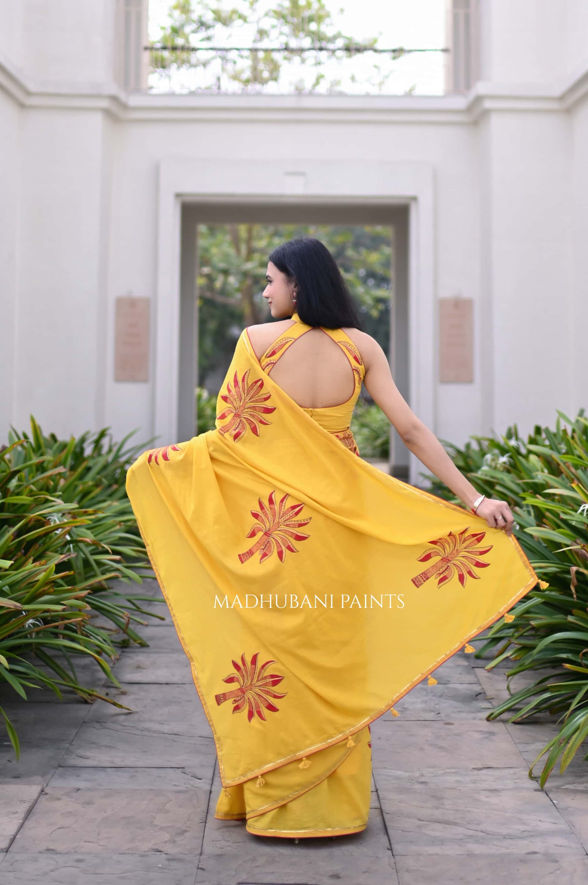 BANANA GLOW SAREE — image 2 of 10