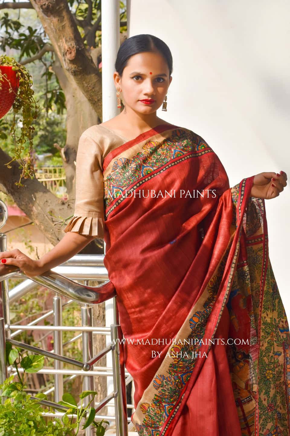 'MAHISASUR MARDINI' Handpainted Tussar Silk Saree — image 7 of 8
