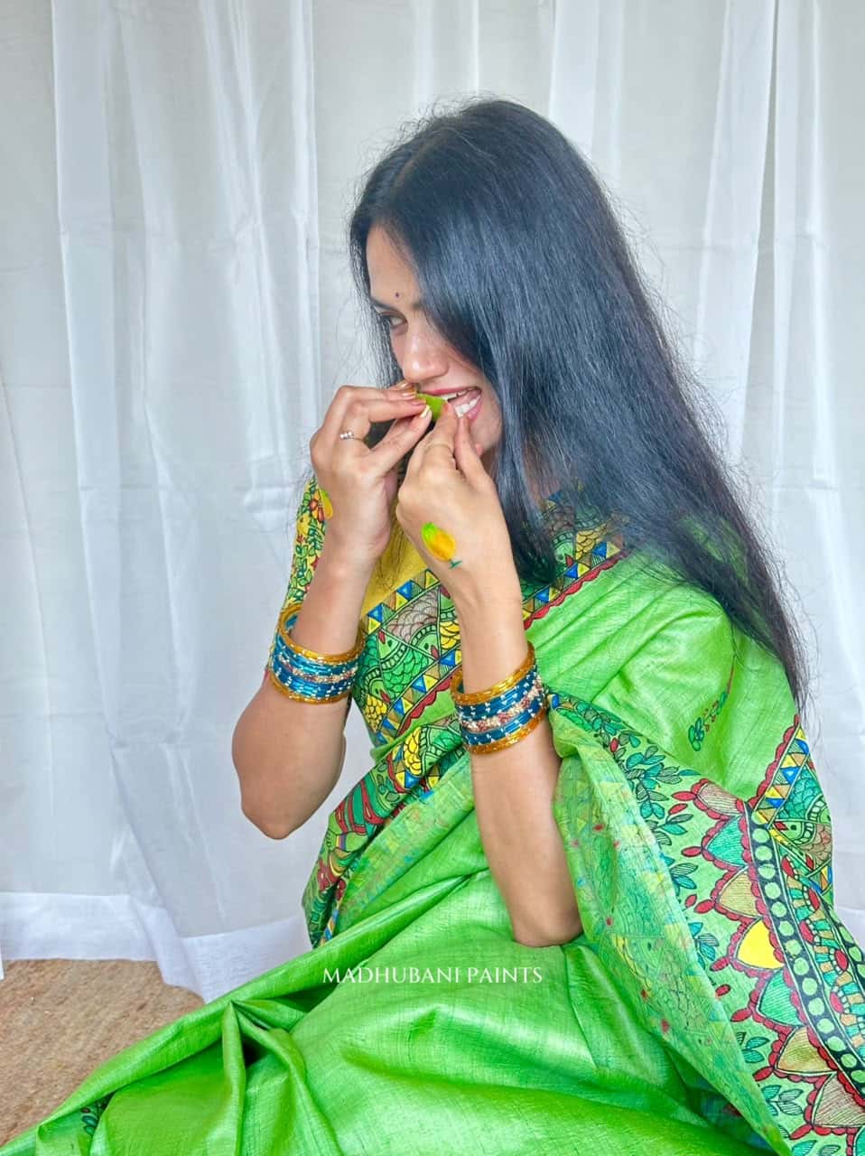 'Ammua Mahuwwa' Handpainted Madhubani Tussar Silk Saree Blouse Set — image 4 of 10