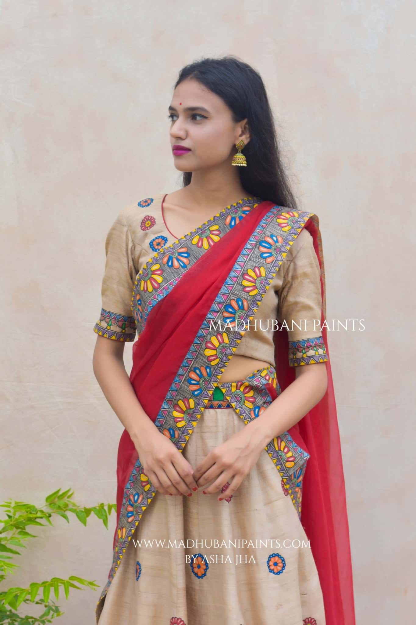 RADHA KRISHNA SANGEET Hand-painted Madhubani Lehnga — image 7 of 11
