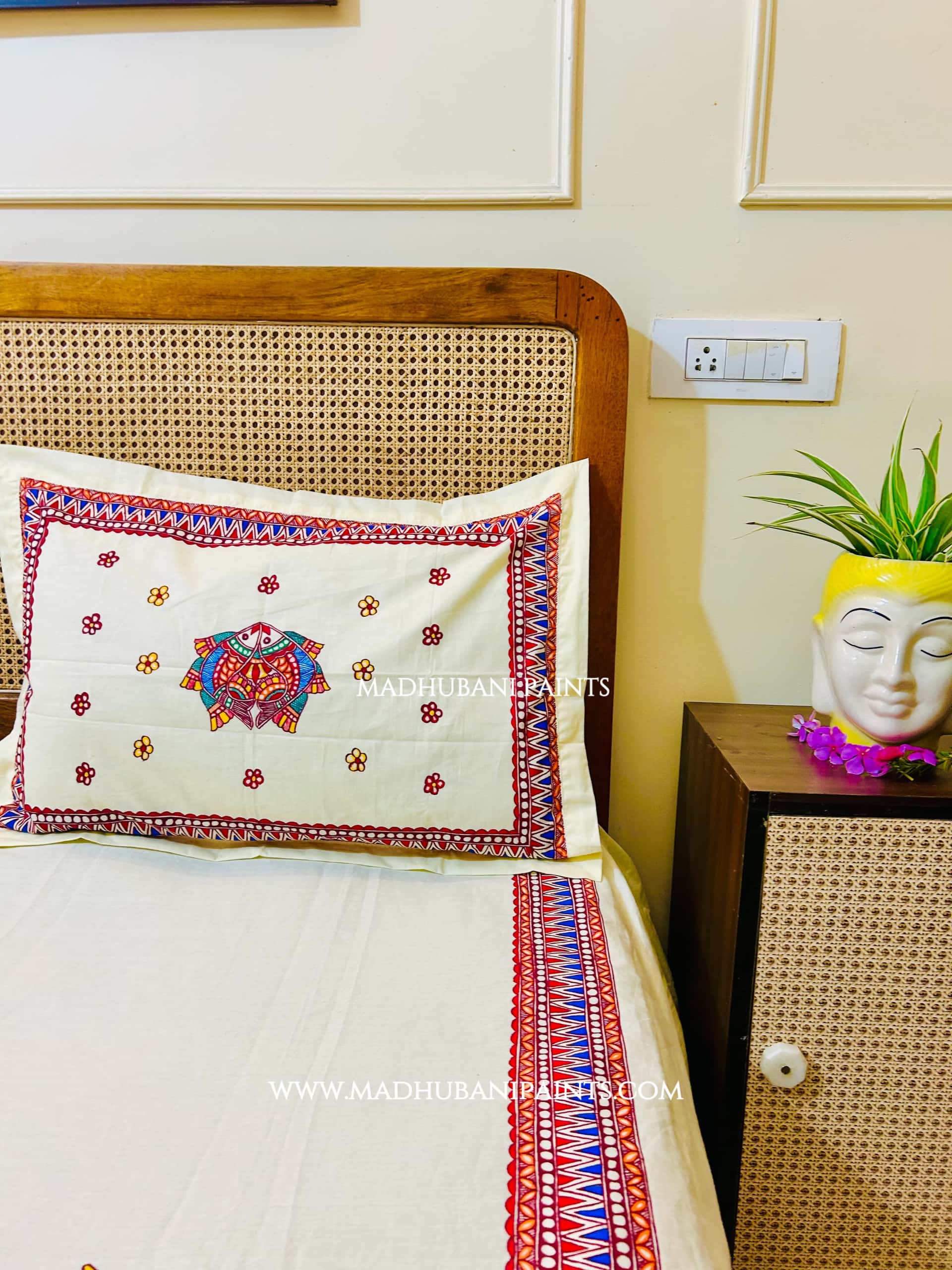 MATSYA JAAL Hand-painted Bedsheet With Pillow Cover — image 4 of 7