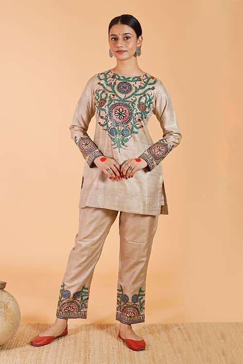 'Flowers of Mithila' Handpainted Madhubani Tussar Silk Kurta — image 4 of 8