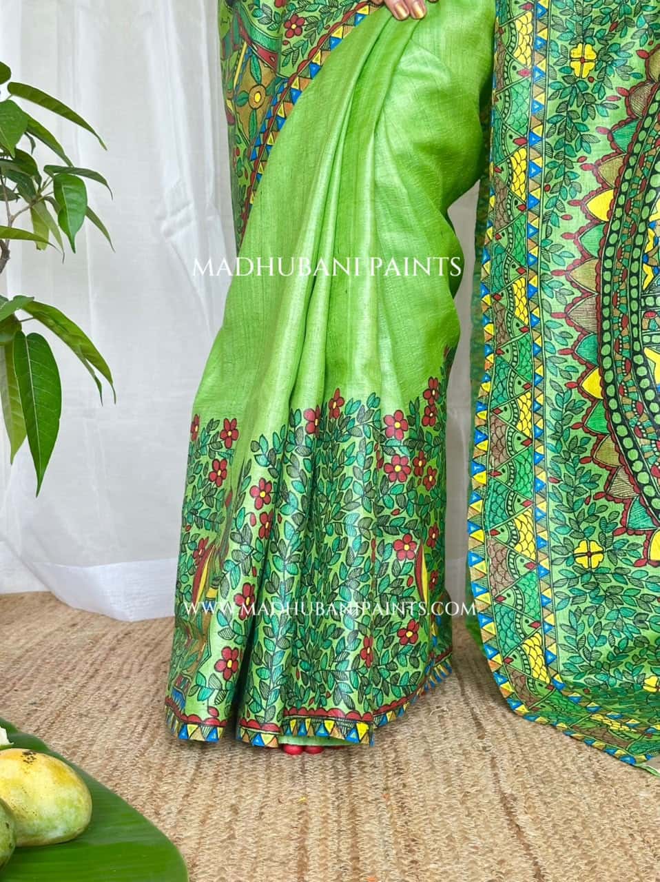 'Ammua Mahuwwa' Handpainted Madhubani Tussar Silk Saree Blouse Set — image 3 of 10