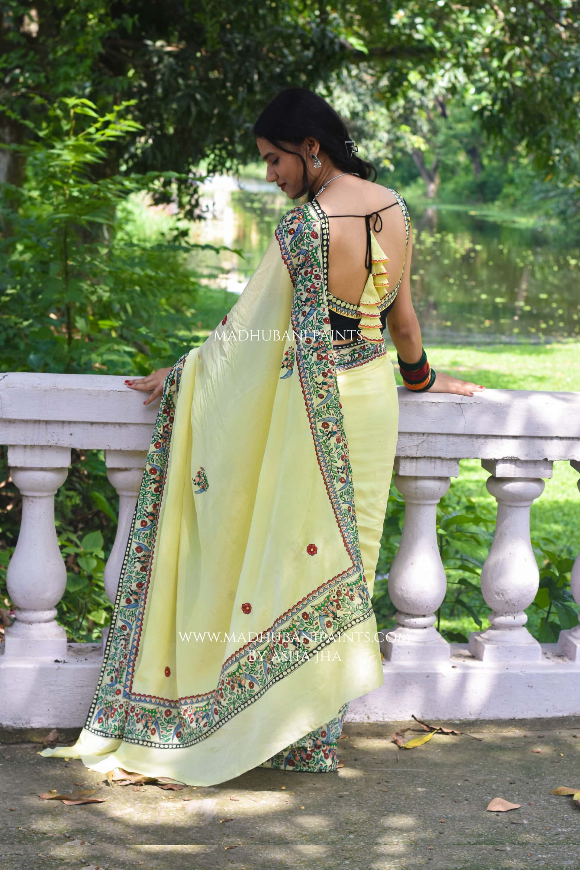 Sunehri Mayuri Hand-painted Madhubani Chiffon Saree Blouse Set — image 9 of 17