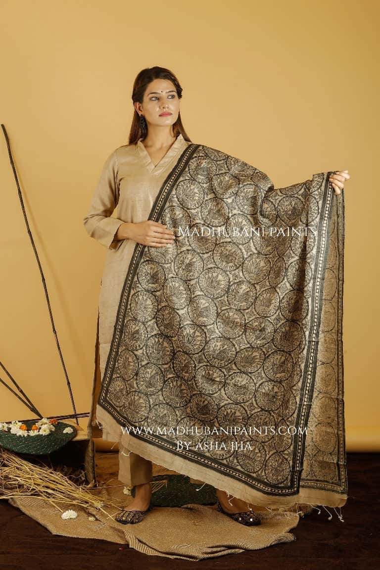 Mayuri Kamal Madhubani Handpainted Pure Handwoven Tussar Silk Dupatta — image 3 of 3