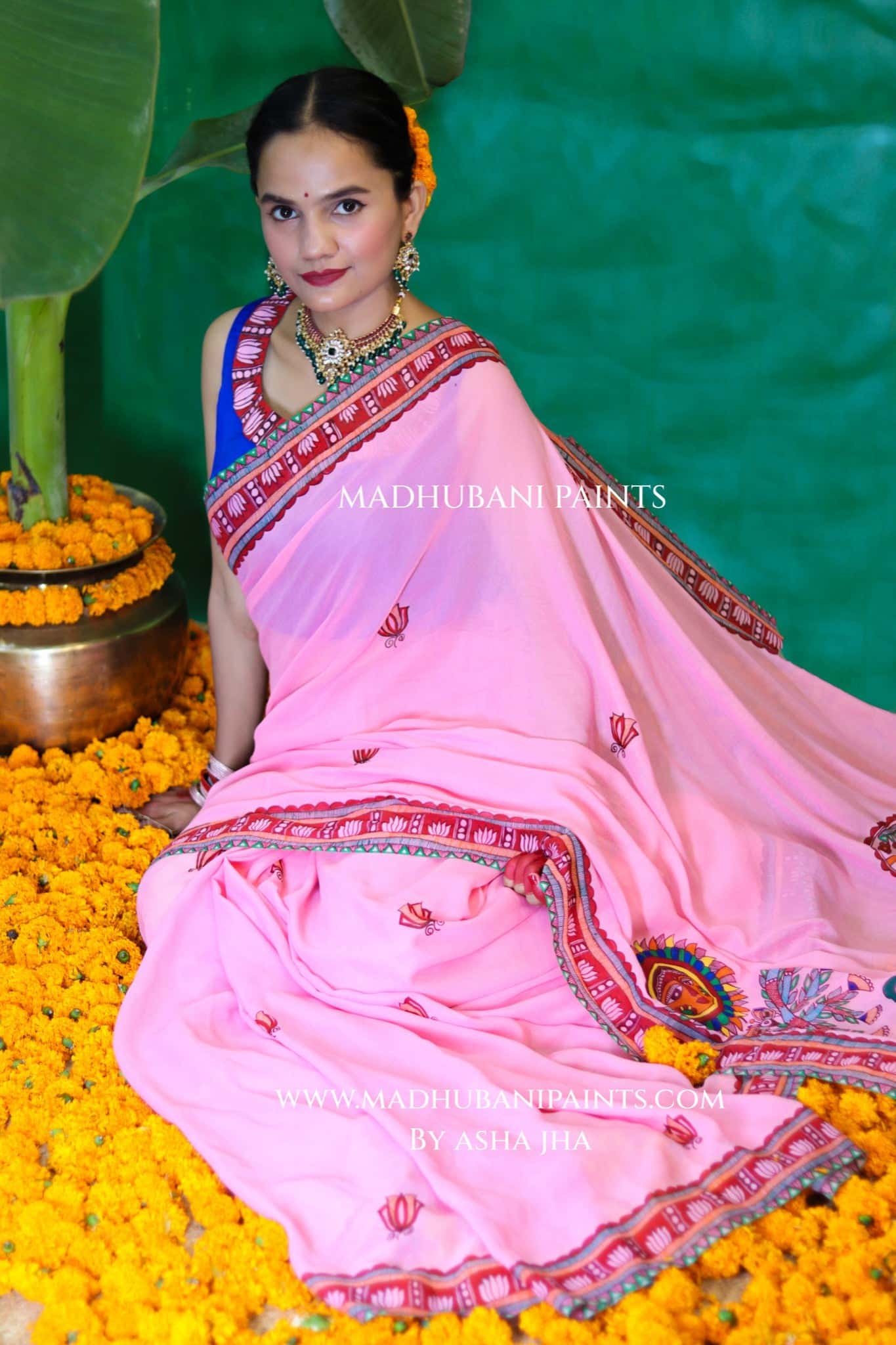 GULABI BHAKTI BHAVA Chhath Puja Hand painted Madhubani Georgette Saree Blouse Set — image 9 of 10