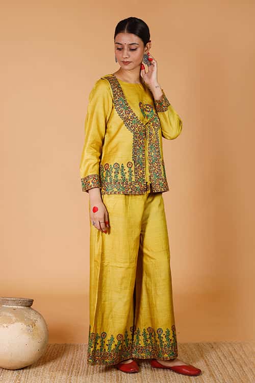 'Sunehri Phoolwari' Handpainted Madhubani Tussar Silk Kurta & Bandi Set — image 3 of 8