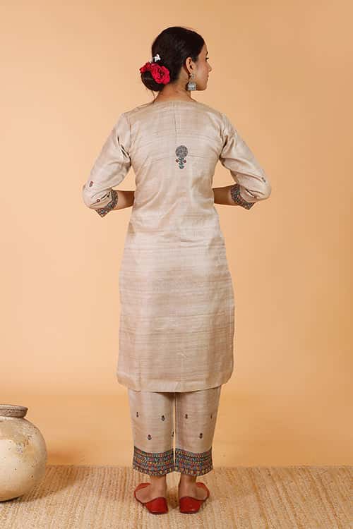 'Maithili' Handpainted Madhubani Tussar SIlk Kurta — image 6 of 6