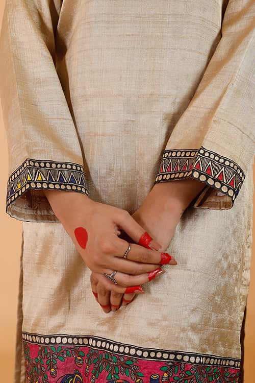 'Radha-Krishna' Handpainted Madhubani Kurta — image 7 of 7