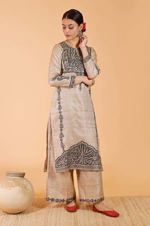 'Pride of Mithila' Handpainted Madhubani Tussar Silk Kurta — image 2 of 7