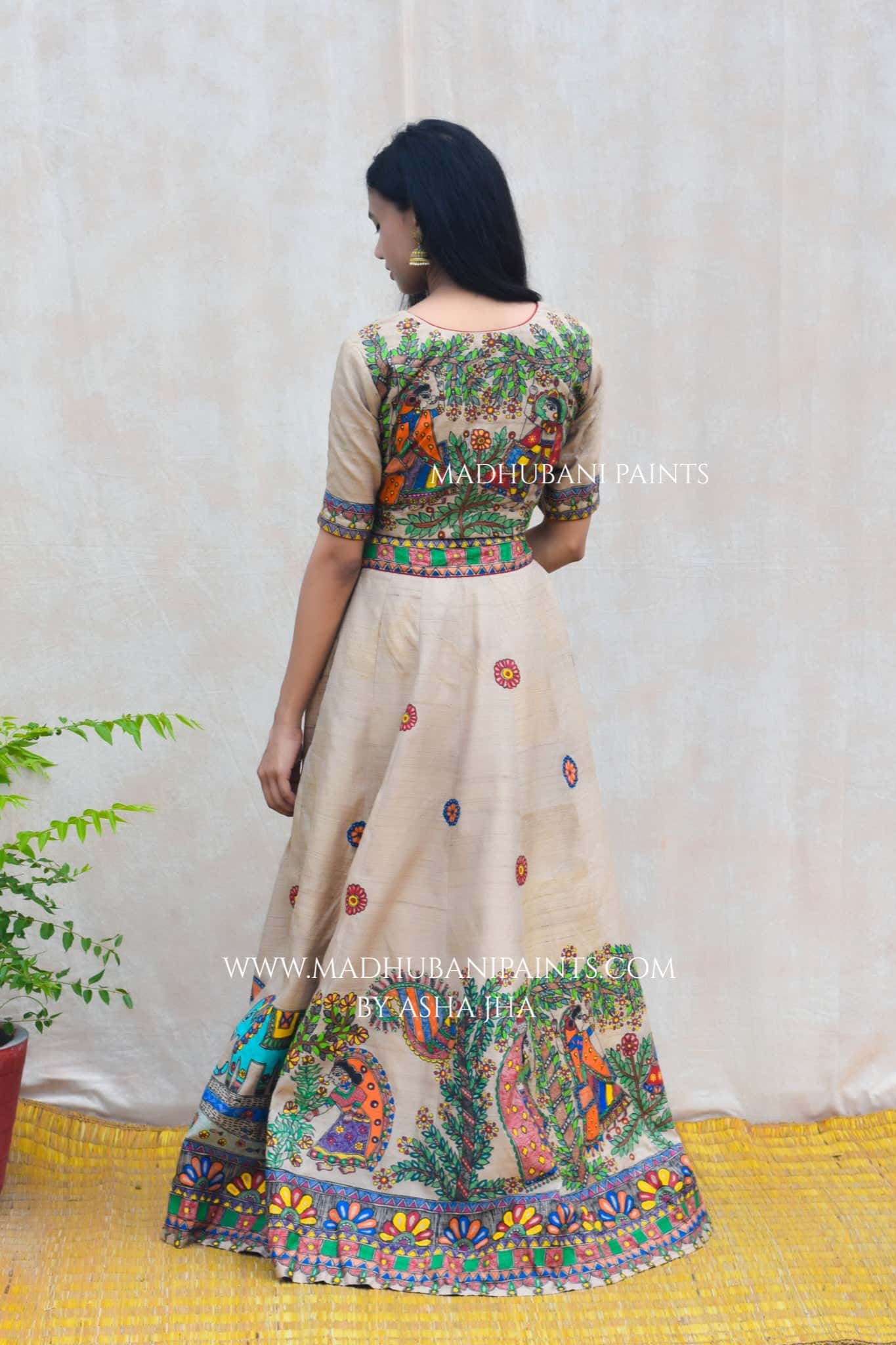 RADHA KRISHNA SANGEET Hand-painted Madhubani Lehnga — image 8 of 11