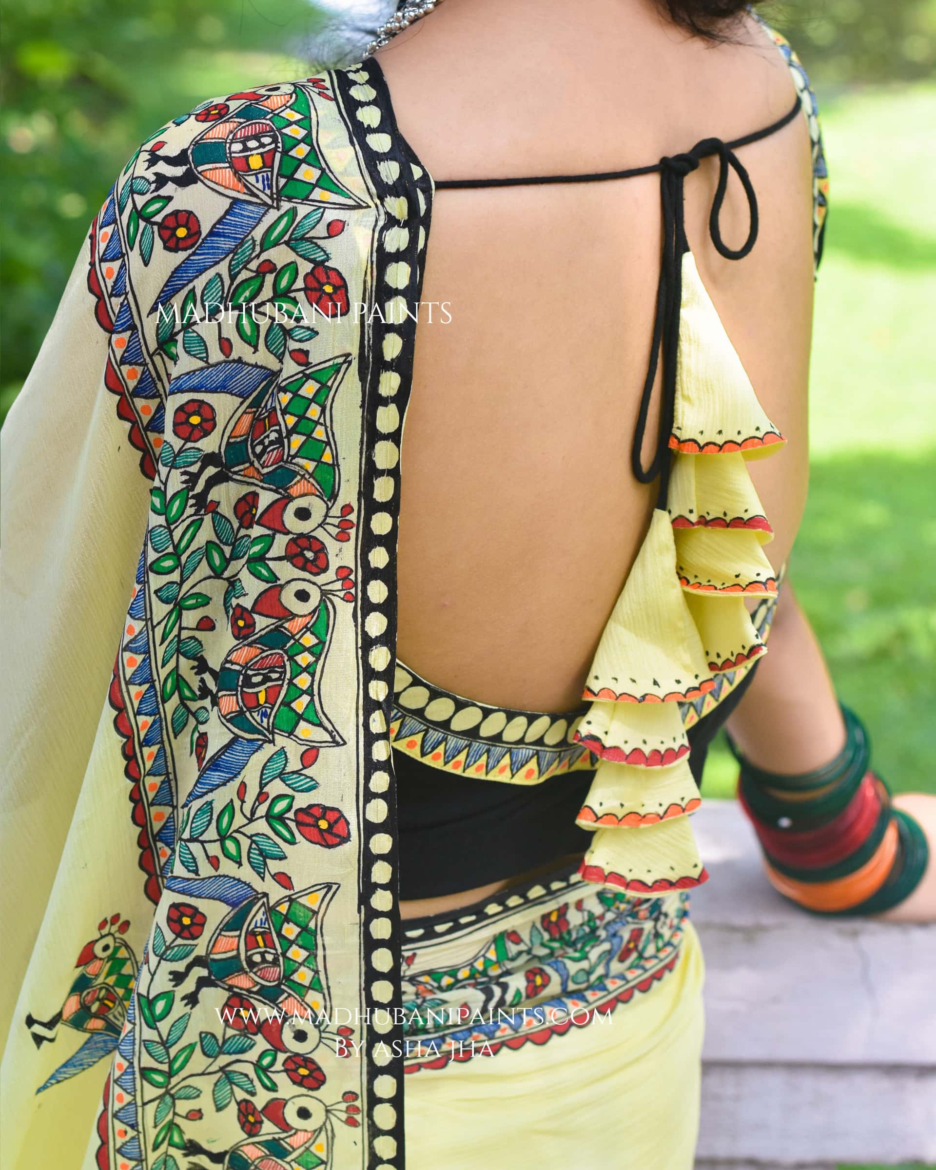Sunehri Mayuri Hand-painted Madhubani Chiffon Saree Blouse Set — image 8 of 17