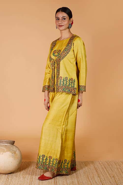 'Sunehri Phoolwari' Handpainted Madhubani Tussar Silk Kurta & Bandi Set — image 2 of 8