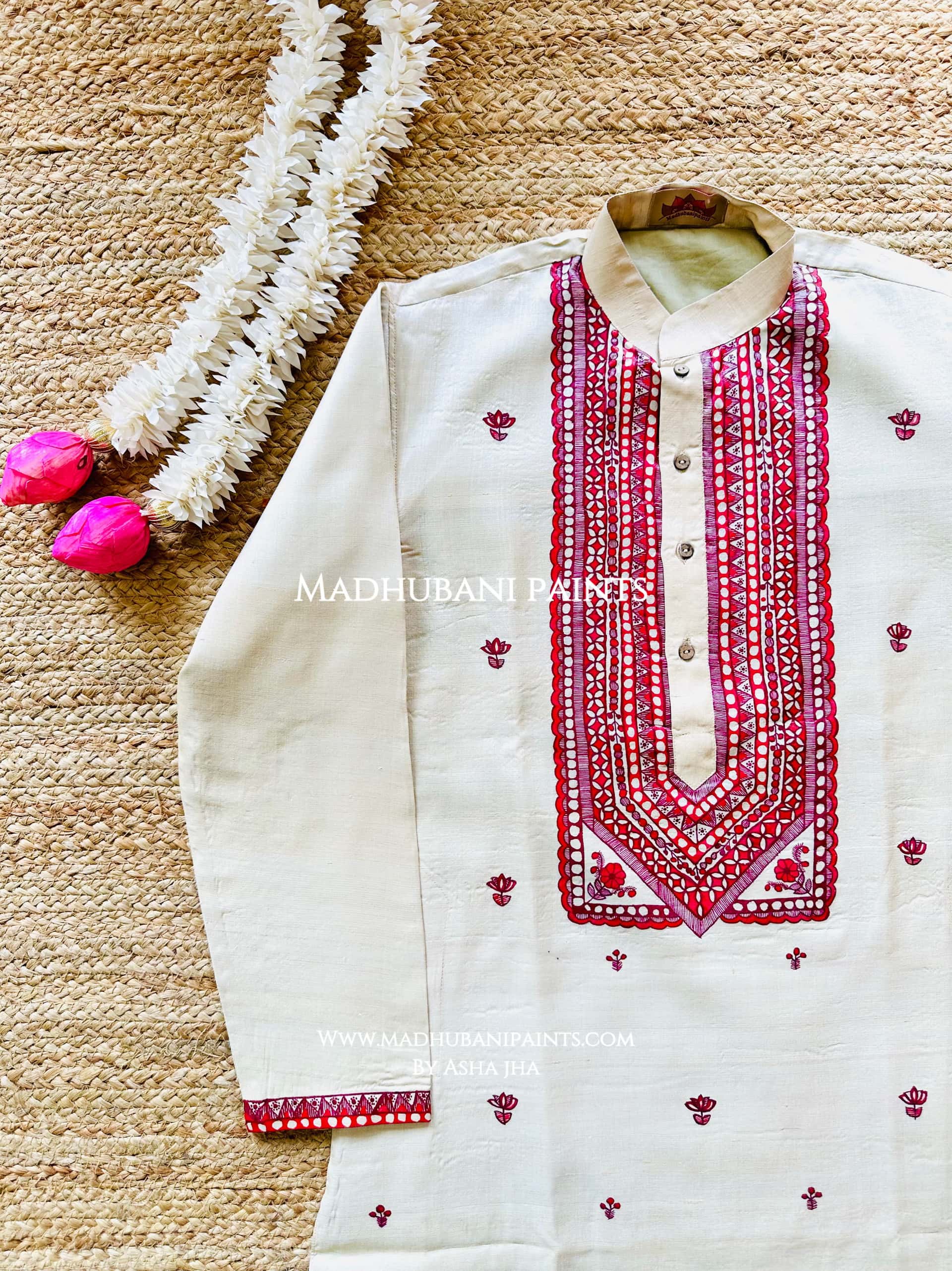 Laal Mithila Kamal Matsya Leela Hand-painted  Madhubani Men's Tussar Silk Kurta — image 3 of 4