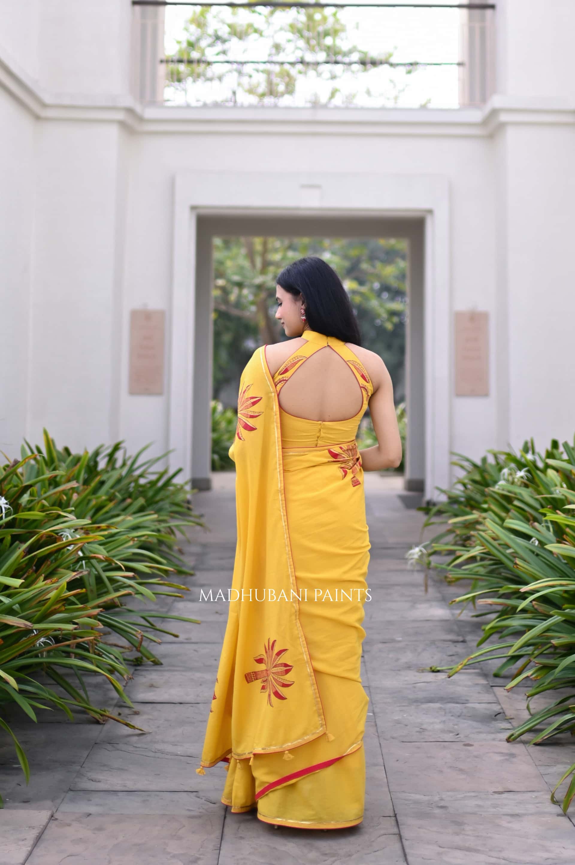 BANANA GLOW SAREE — image 3 of 10
