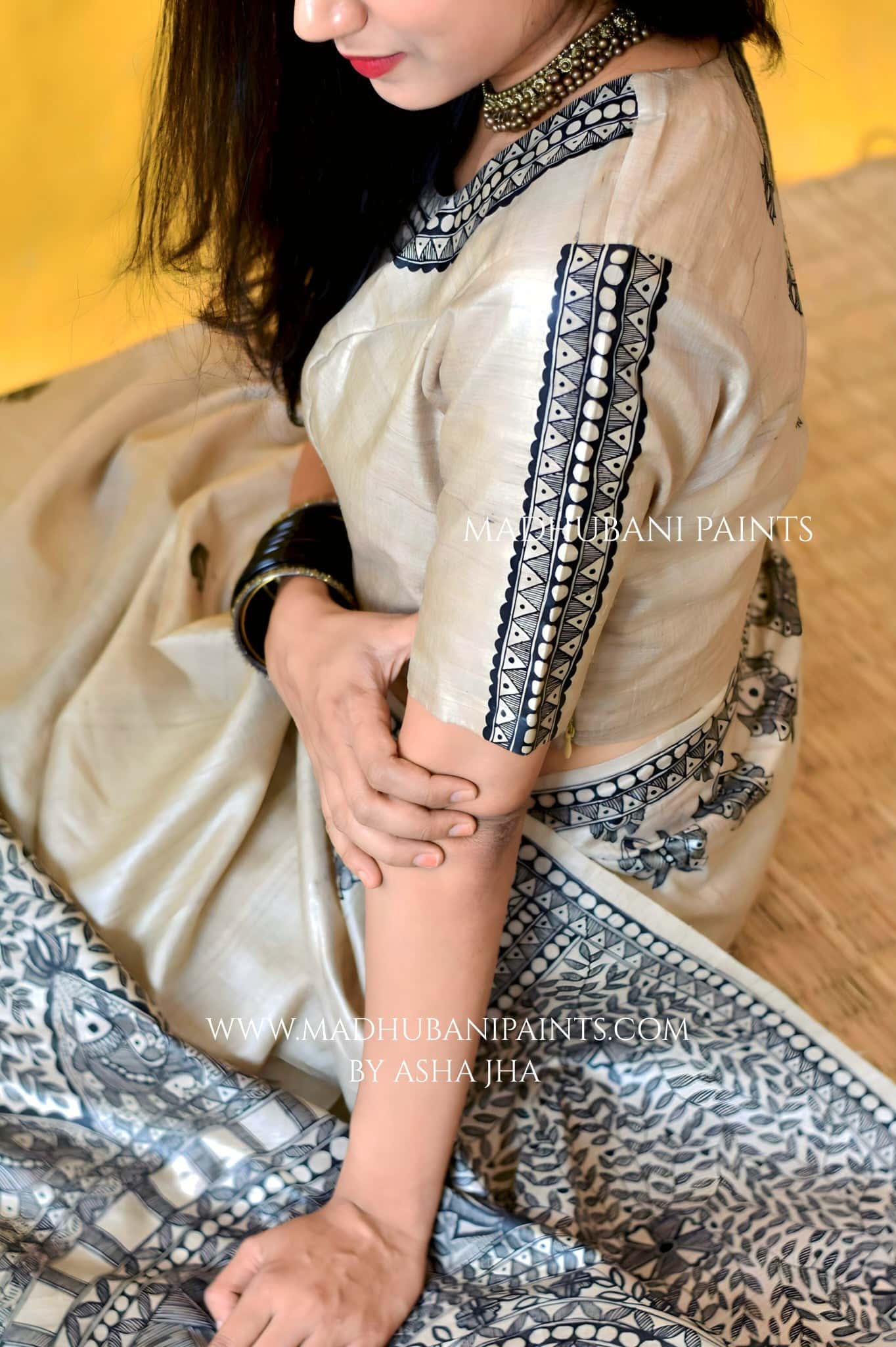 KAMAL MANDALI Hand-painted Madhubani Tussar Silk Saree Blouse Set — image 7 of 10