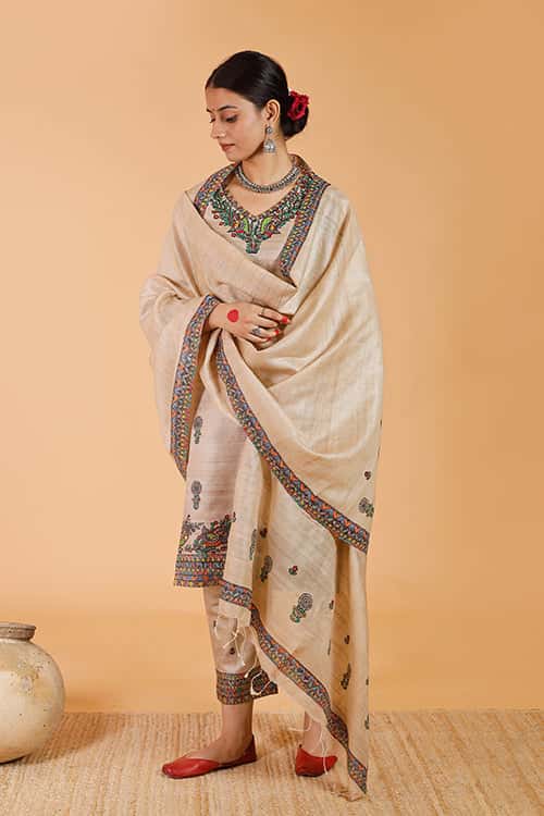 'Maithili' Handpainted Madhubani Tussar Silk Dupatta — image 4 of 4