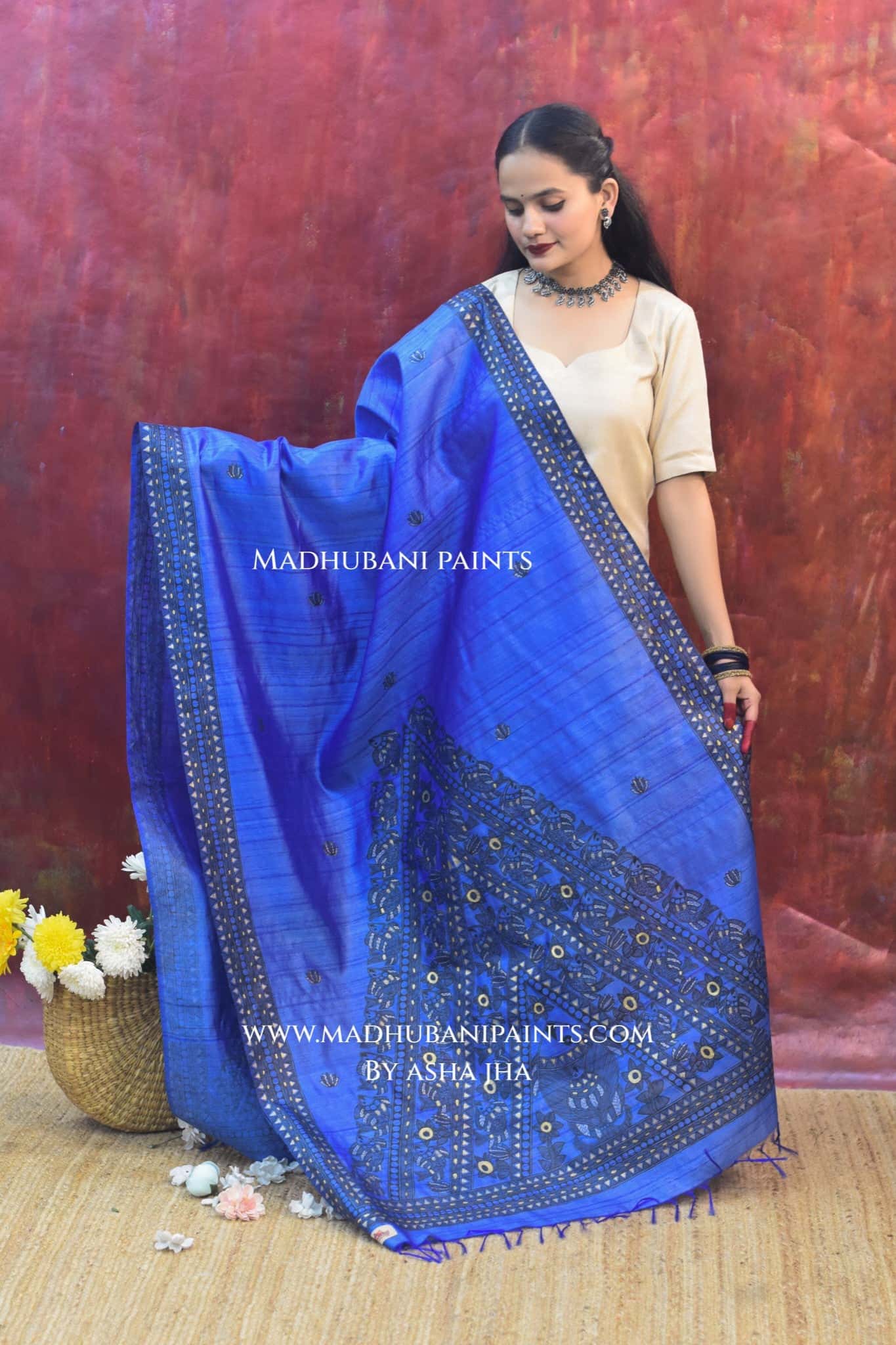 'NEEL SURMAI RANG' Handpainted Madhubani Tussar Silk Dupatta — image 4 of 6