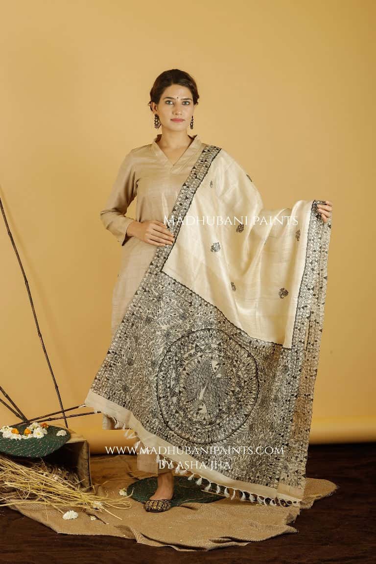 Judwa Matsya Madhubani Handpainted Pure Handwoven Tussar Silk Dupatta — image 4 of 4