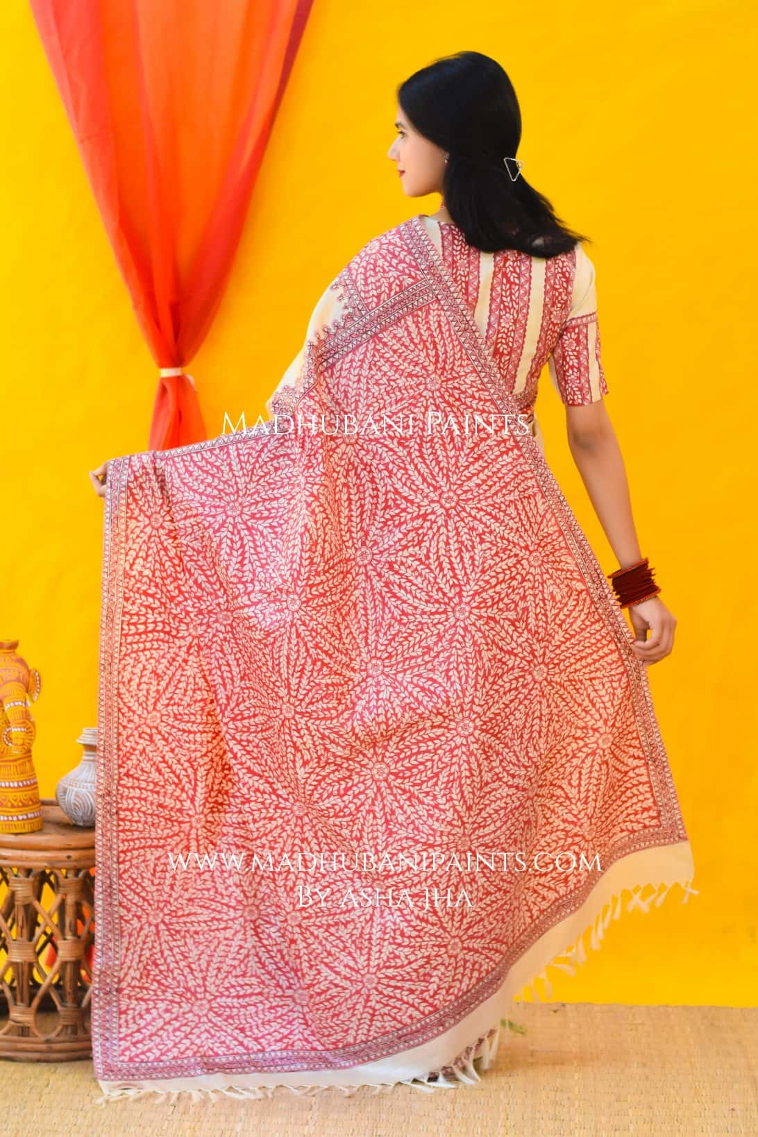 Laal Patta Handpainted Tussar Silk Saree Blouse Set — image 2 of 9