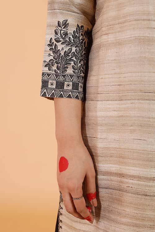 'Joda Mayuri' Handpainted Madhubani Ghicha Silk Kurta — image 6 of 8