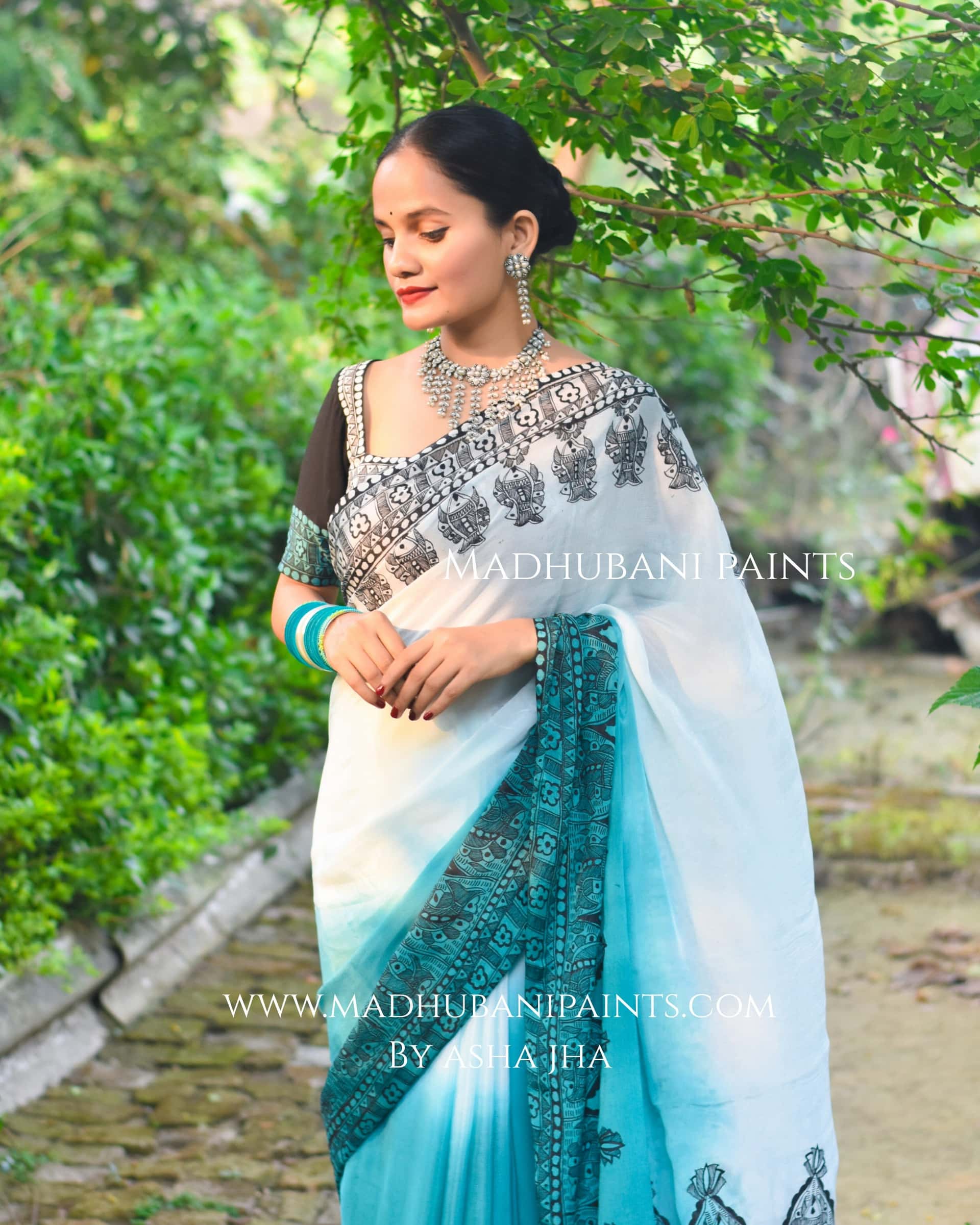 Neel Ujala Hand-painted Madhubani Chiffon Saree Blouse Set — image 10 of 13