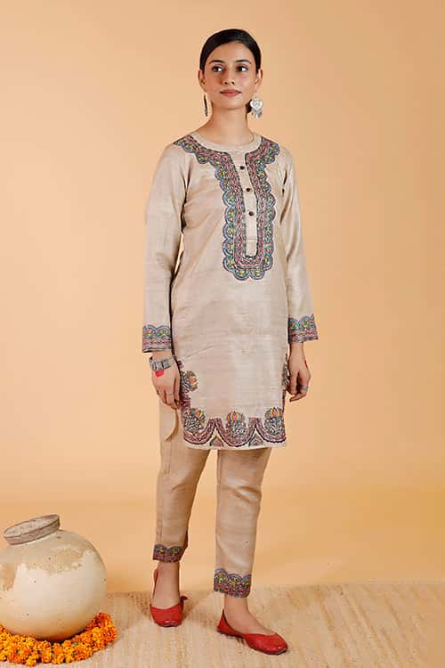 'Kamal Nain' Handpainted Madhubani Tussar Silk Kurta — image 2 of 7