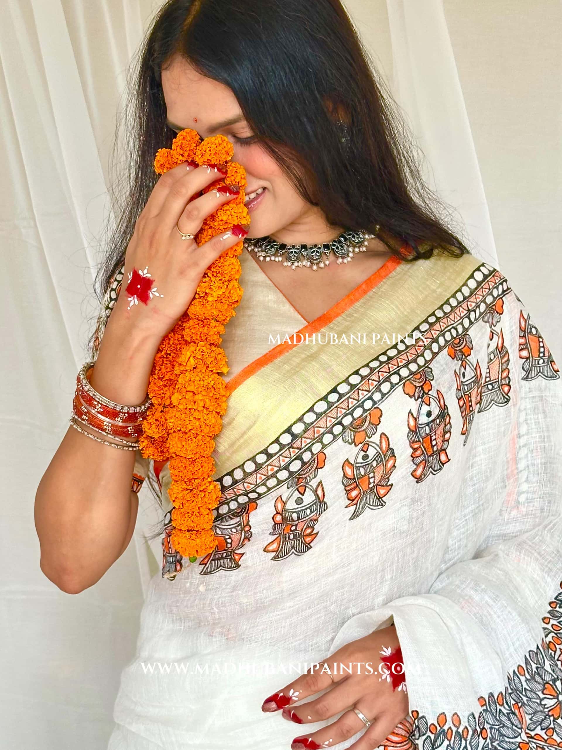 Linen Radha Krishna Hand-painted Madhubani Painting Saree — image 7 of 9
