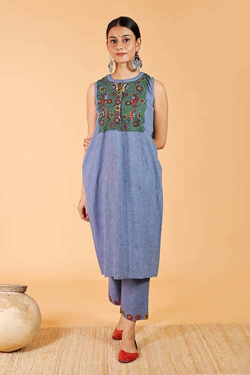 'Girls of Mithila Garden' Handpainted Madhubani Kurta — image 3 of 8