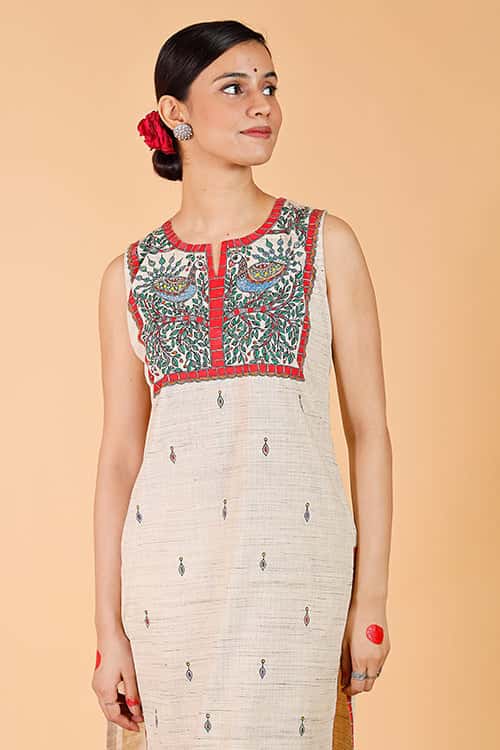 'Vrindavan Mayur' Handpainted Madhubani Kurta — image 6 of 8