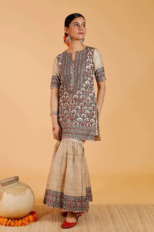'Prakriti' Handpainted Madhubani Tussar Silk Kurta — image 3 of 7