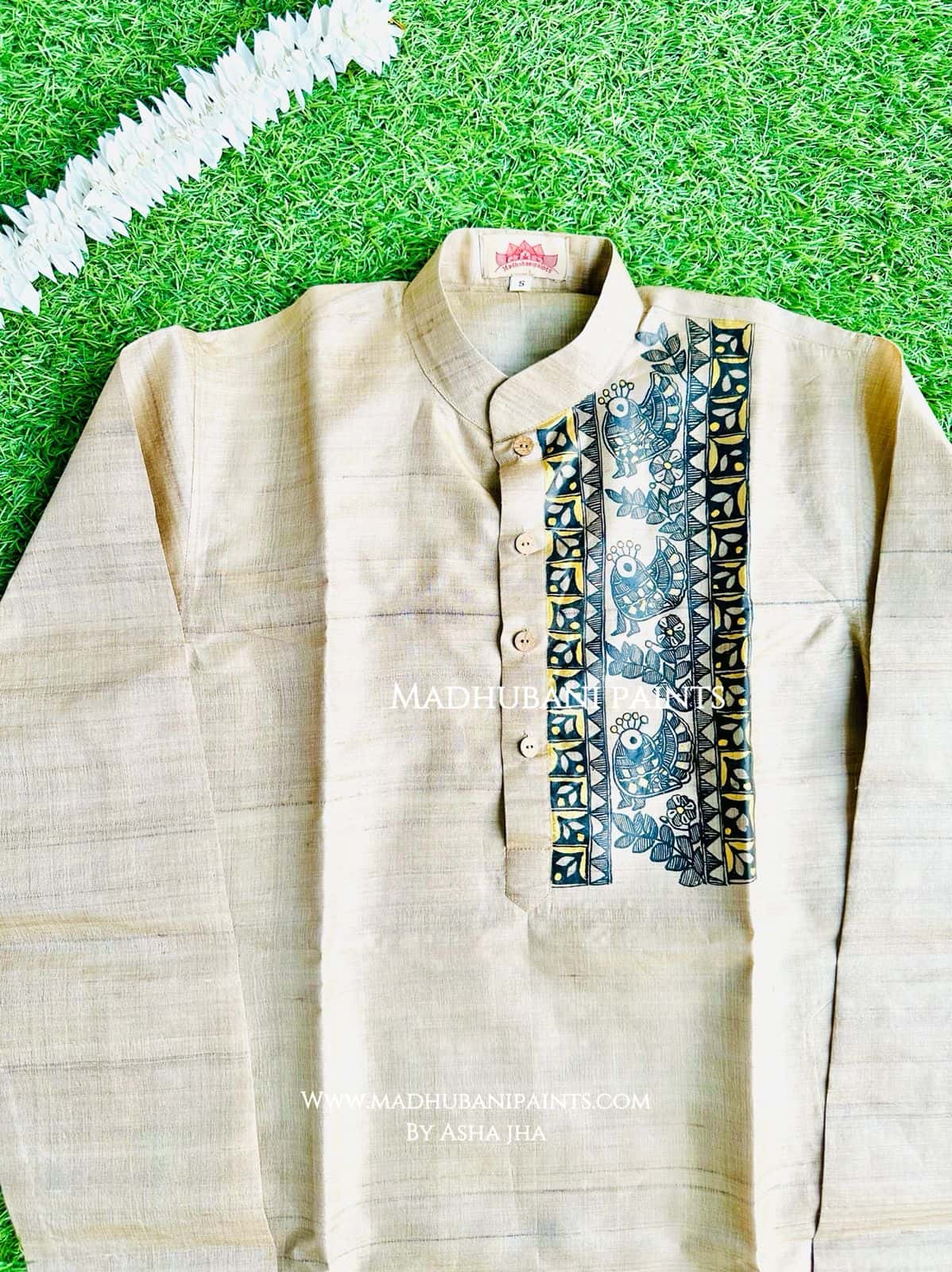 Golden Mithila Border Hand-painted Handloom Men's Tussar Silk Kurta — image 2 of 4