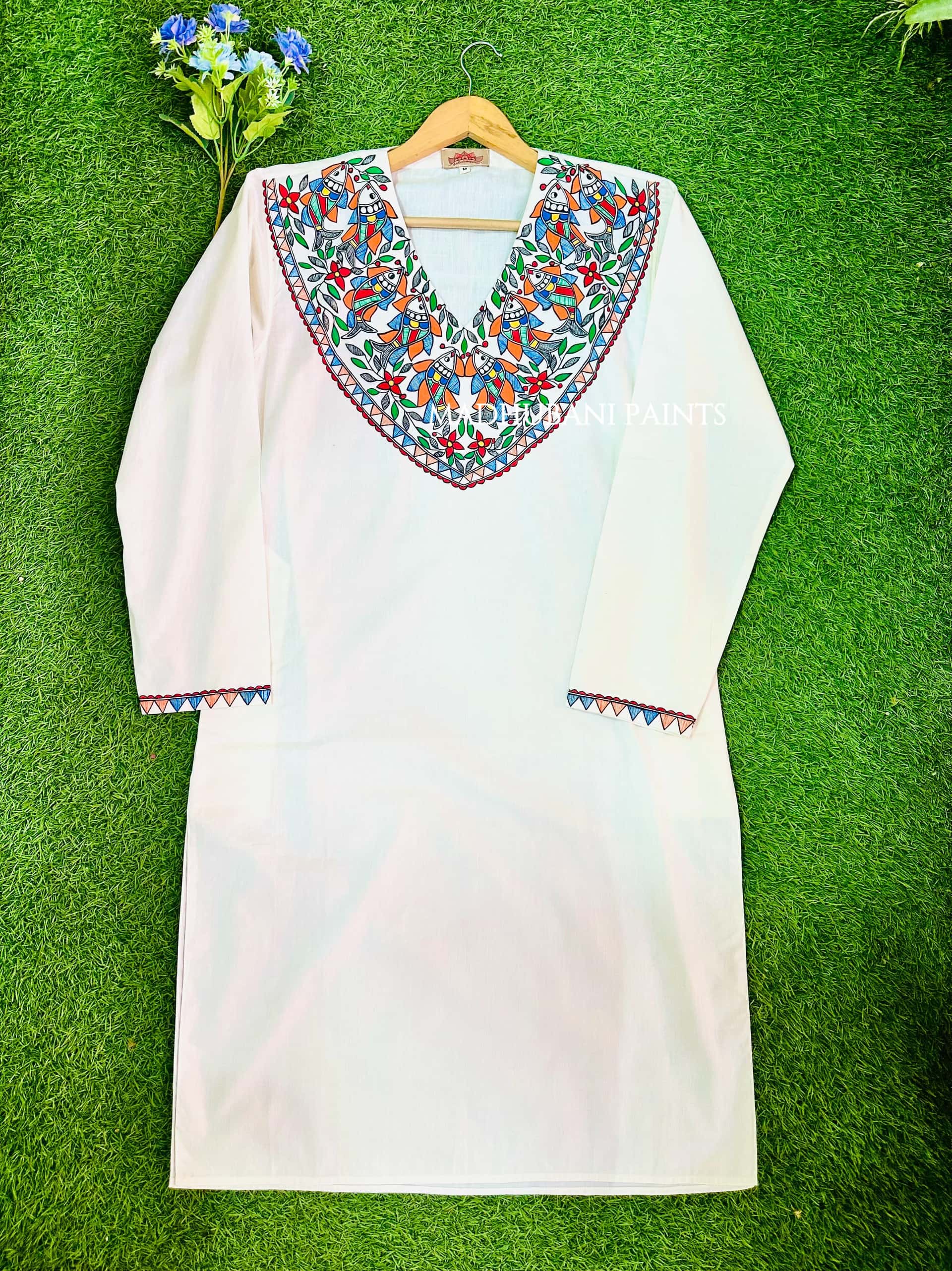 White Multicoloured Fish V neck  Hand-painted Handloom Men's Cotton Kurta — image 3 of 4