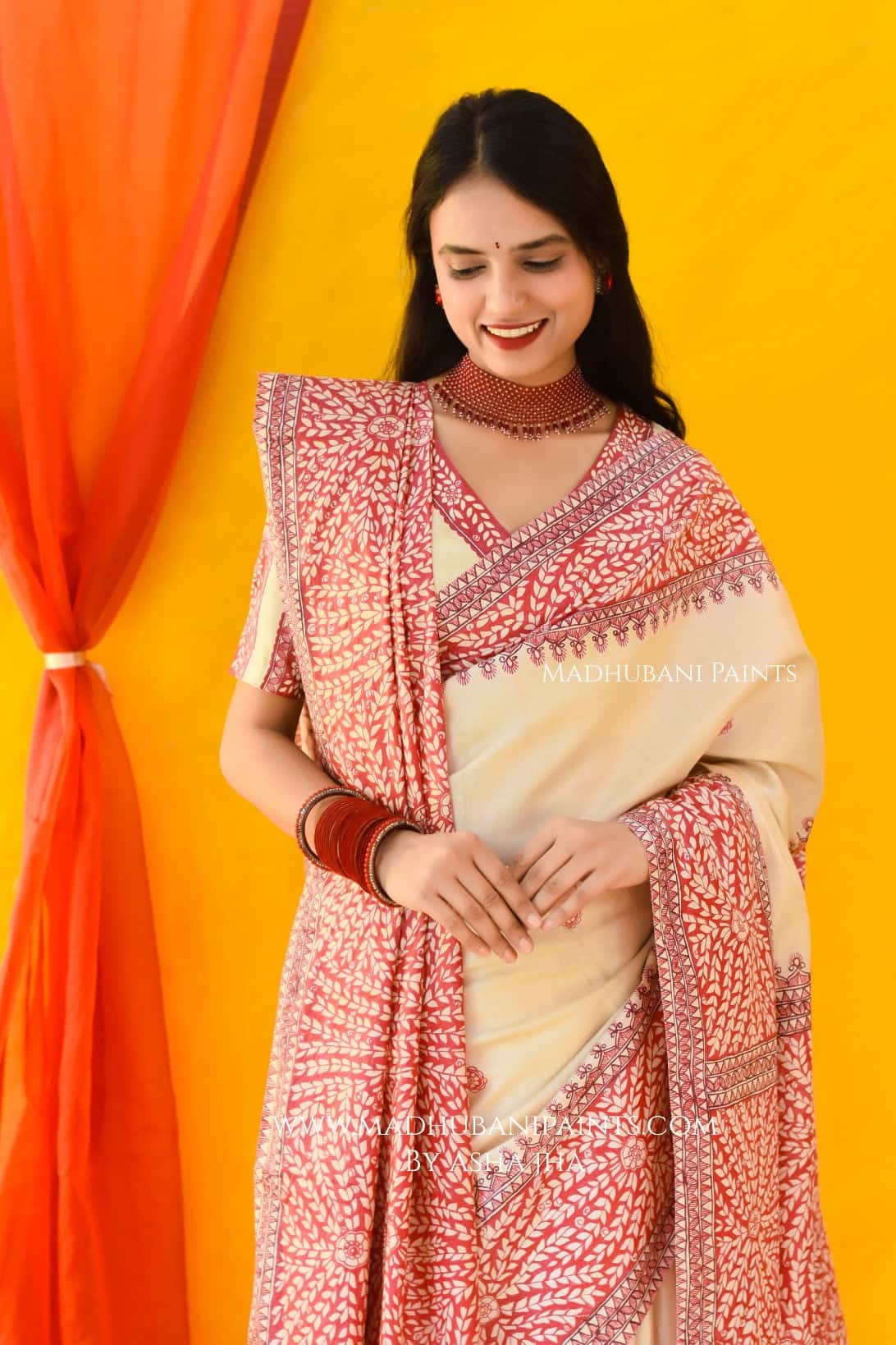 Laal Patta Handpainted Tussar Silk Saree Blouse Set — image 4 of 9