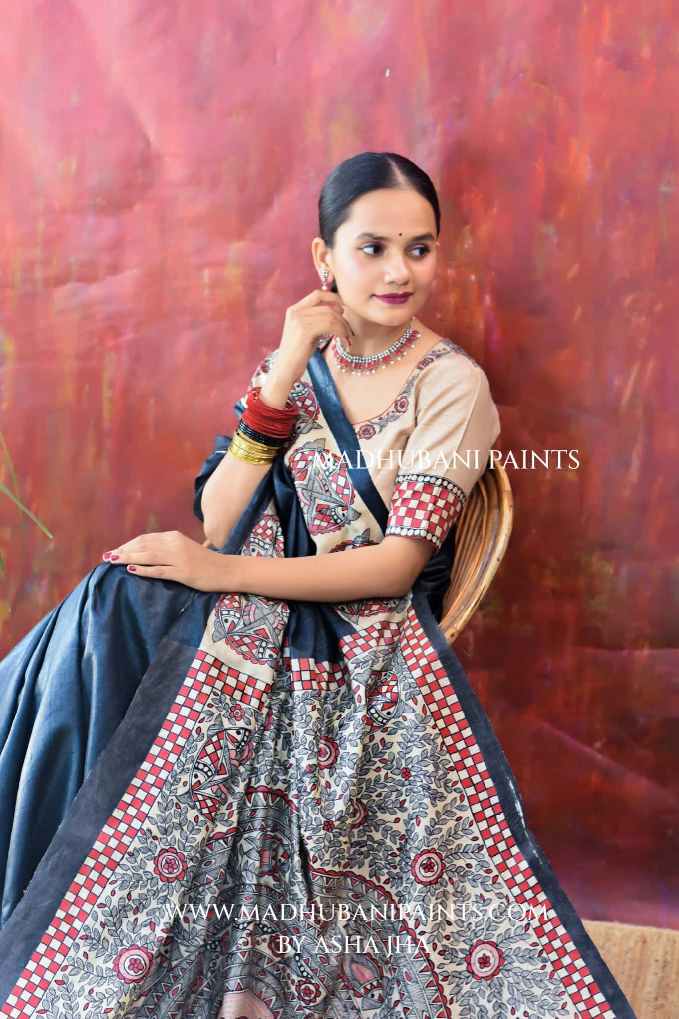 SAMUNDRAMAYI Hand-painted Madhubani Tussar Silk Saree Blouse Set — image 8 of 9