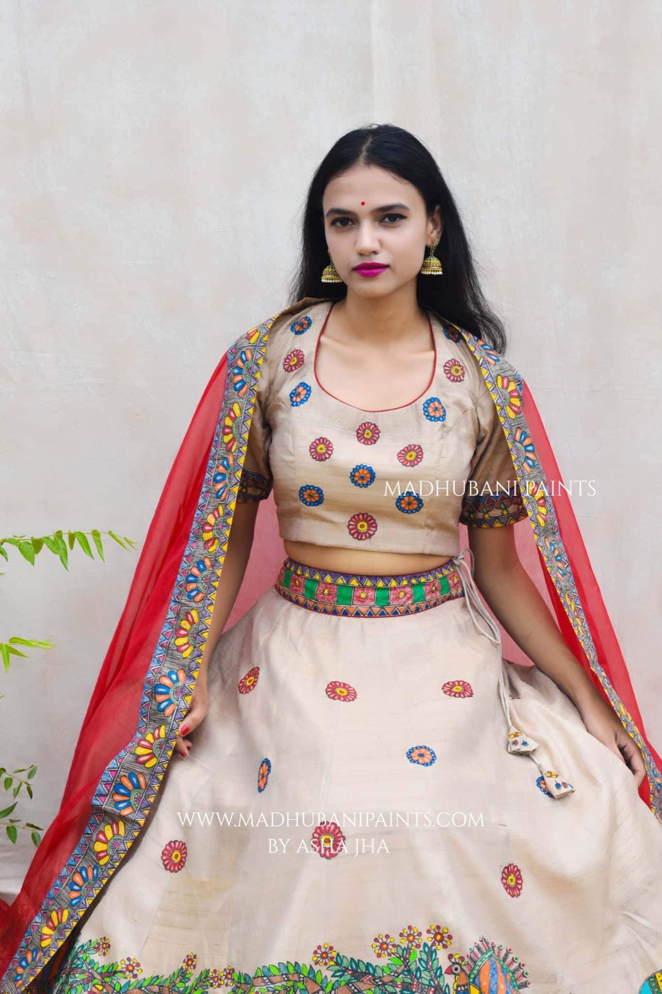 RADHA KRISHNA SANGEET Hand-painted Madhubani Lehnga — image 5 of 11