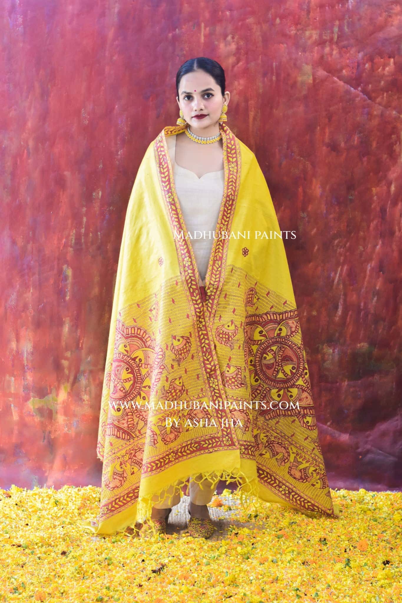 'PEELA SAMUNDAR' Handpainted Madhubani Tussar Silk Dupatta — image 2 of 6
