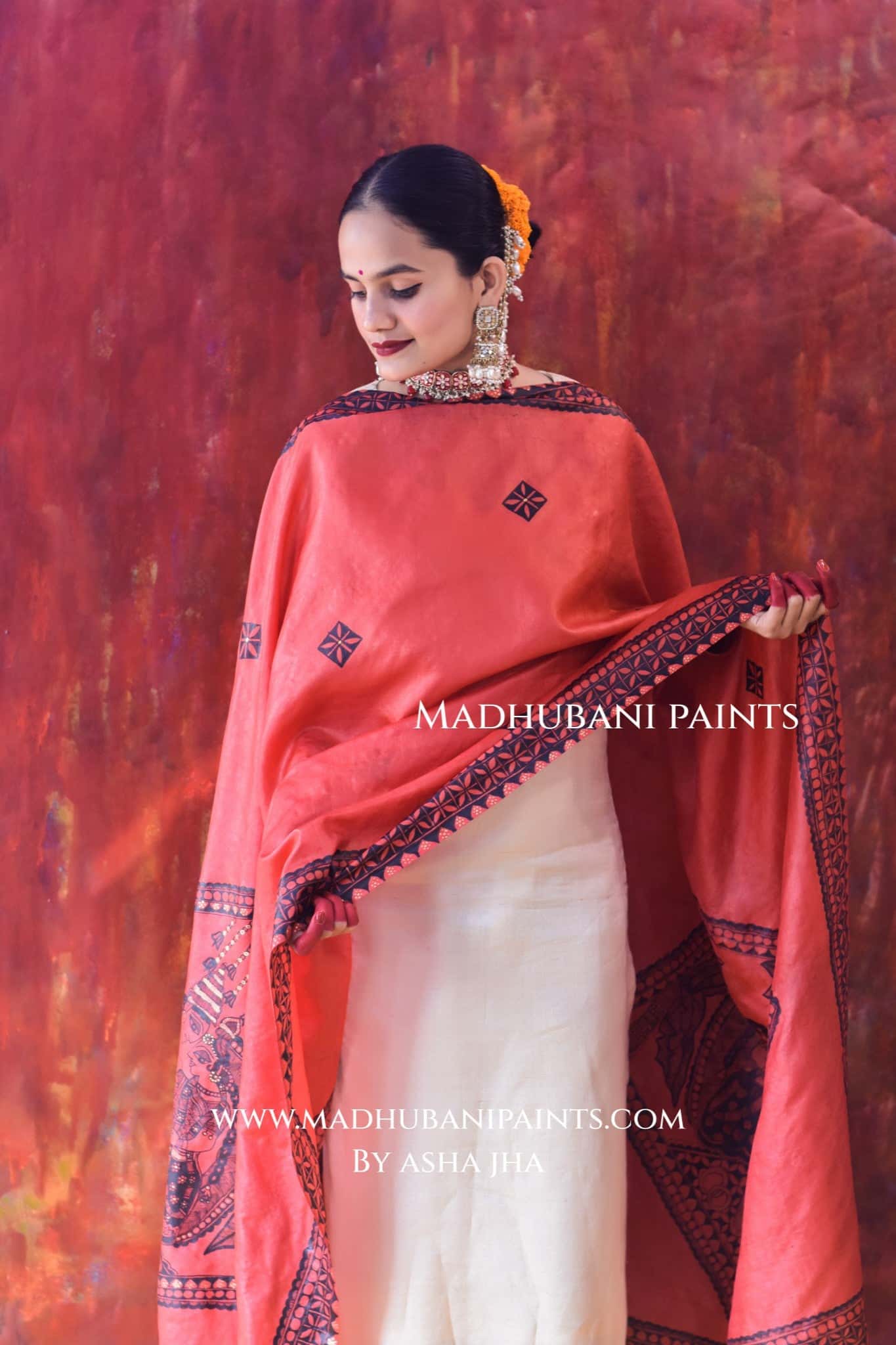 'DULHA DULHIN' Handpainted Madhubani Tussar Silk Dupatta — image 5 of 6