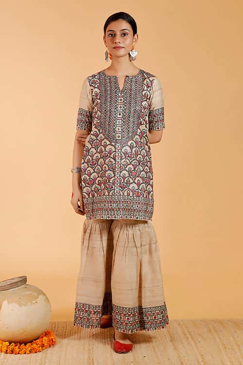 'Prakriti' Handpainted Madhubani Tussar Silk Kurta — image 4 of 7