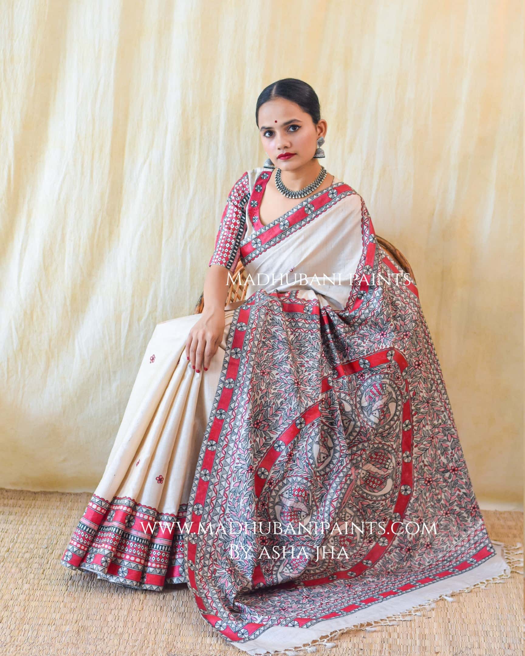 'LAAL MATSYA LEELA'  Handpainted Madhubani Tussar Silk Saree Blouse Set — image 7 of 8