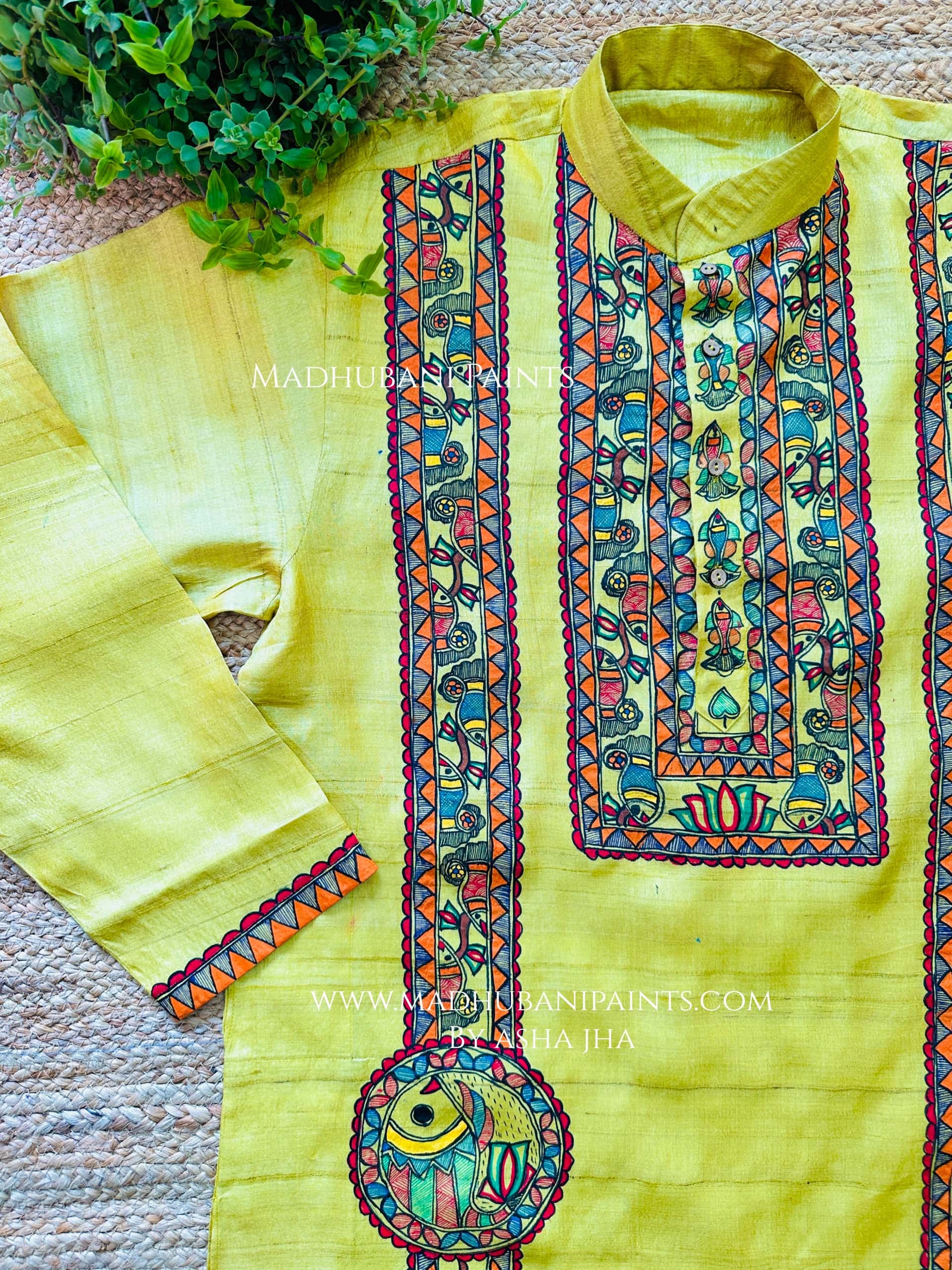 Macchli Kamal Hand-painted  Madhubani Men's Tussar Silk Kurta — image 2 of 4