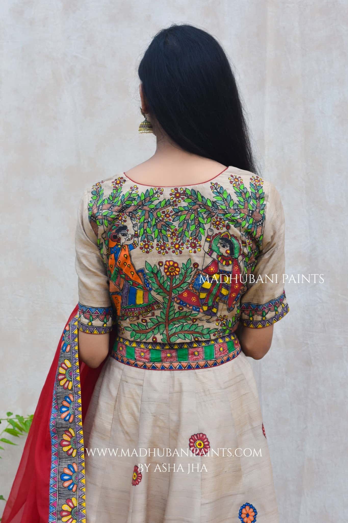 RADHA KRISHNA SANGEET Hand-painted Madhubani Lehnga — image 9 of 11
