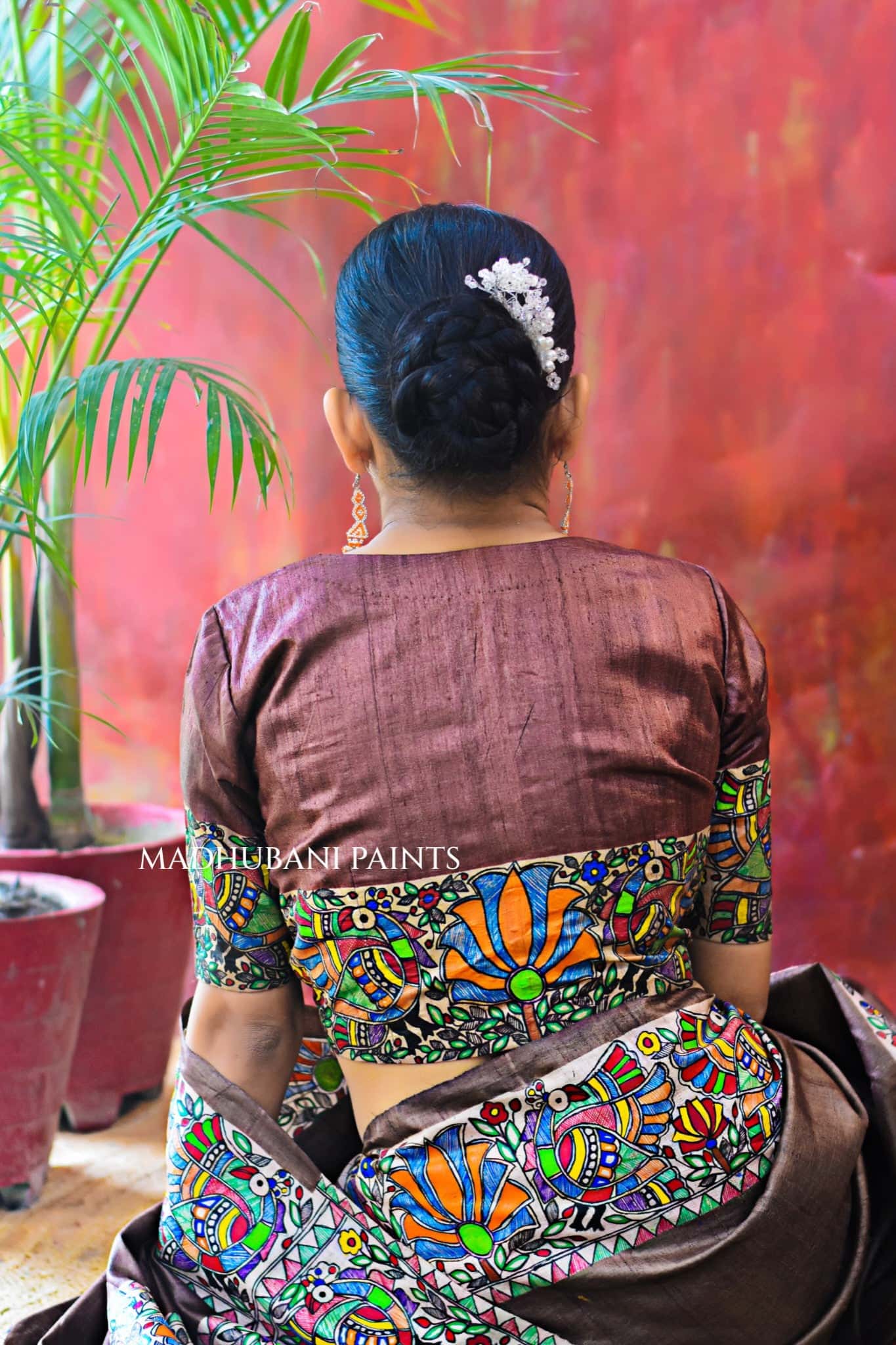 RADHA KRISHNA VRINDAVAN Hand-painted Madhubani Tussar Silk Saree Blouse Set — image 7 of 9