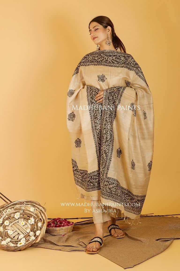 Mithila Minimal Leaves Madhubani Handpainted Pure Handwoven Tussar Silk Dupatta — image 3 of 3