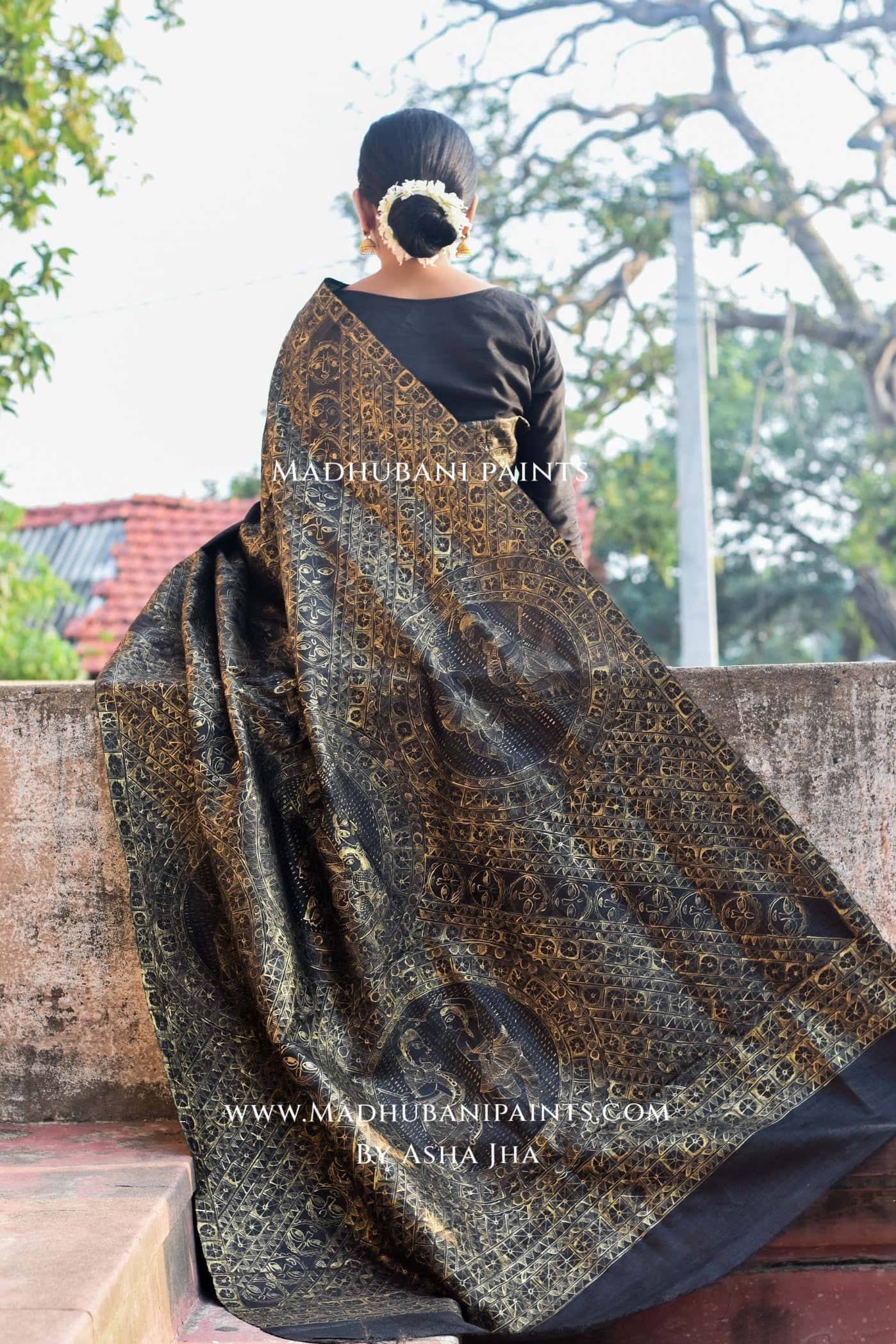 RADHA KRISHNA NRITYA Hand-painted Madhubani Tussar Silk Saree Blouse Set — image 4 of 6
