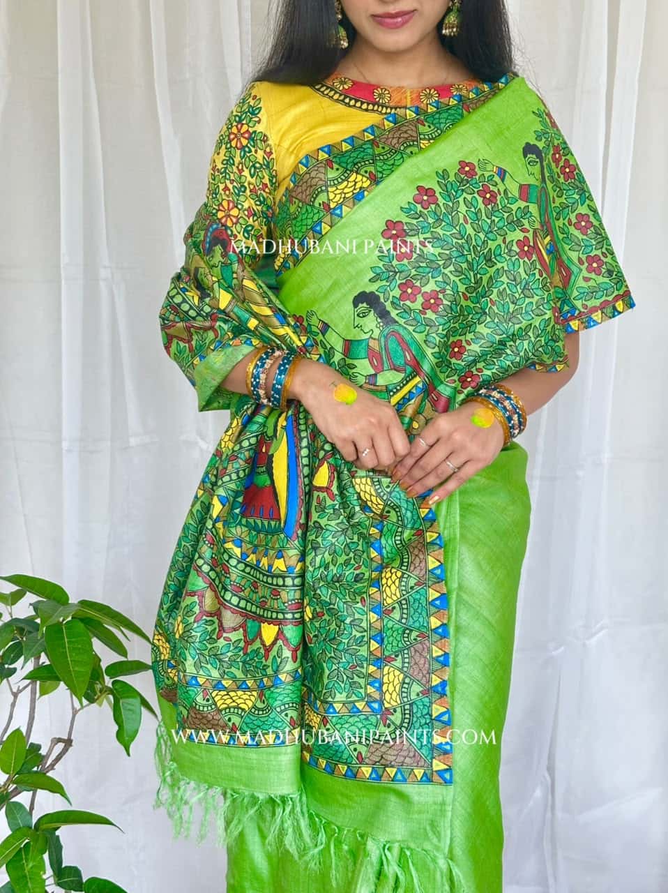 'Ammua Mahuwwa' Handpainted Madhubani Tussar Silk Saree Blouse Set — image 2 of 10
