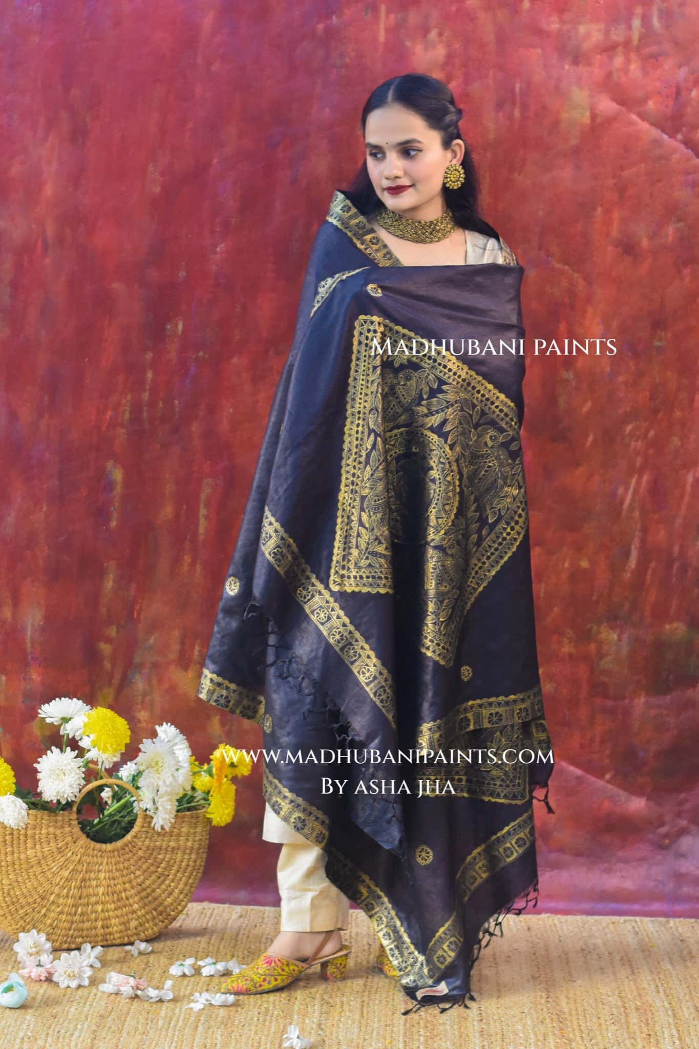 'KAALI MORNI' Handpainted Madhubani Tussar Silk Dupatta — image 4 of 6