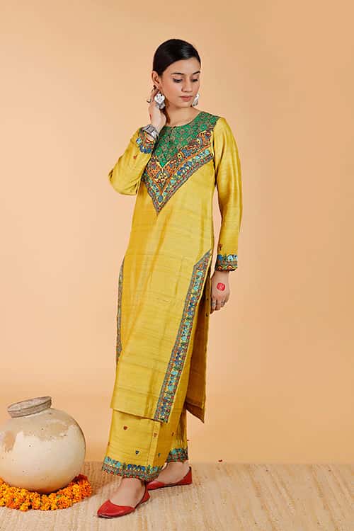 'Gajanand Mayur' Handpainted Madhubani Tussar SIlk Kurta — image 2 of 9