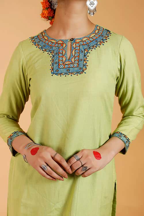'Mayur Kamal' Handpainted Madhubani Cotton Kurta — image 5 of 6